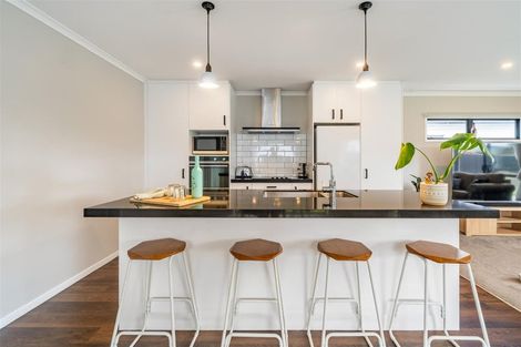 Photo of property in 36 Te Kaeaea Crescent, Wallaceville, Upper Hutt, 5018