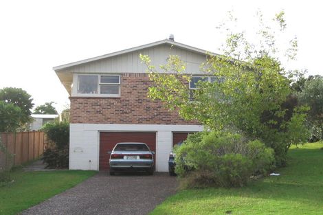 Photo of property in 28 Coniston Avenue, Te Atatu South, Auckland, 0610