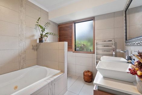 Photo of property in 11 Saint James Drive, Huntington, Hamilton, 3210