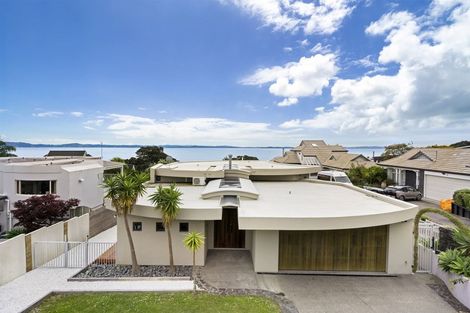 Photo of property in 18 Pacific Parade, Army Bay, Whangaparaoa, 0930