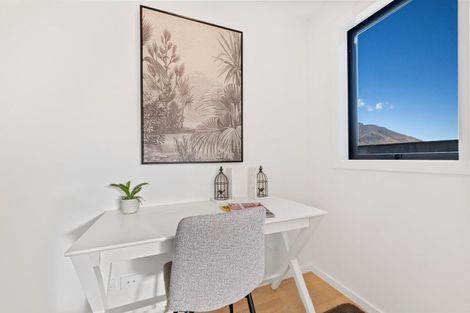 Photo of property in 64 Howden Drive, Jacks Point, 9371