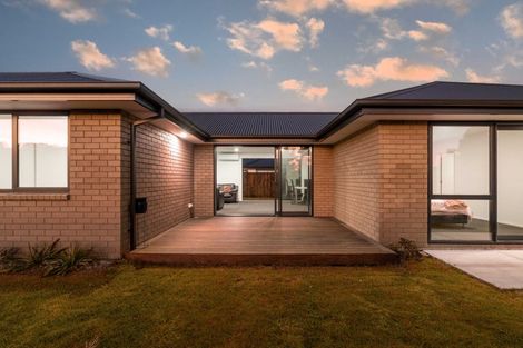 Photo of property in 5 Atap Place, Northwood, Christchurch, 8051