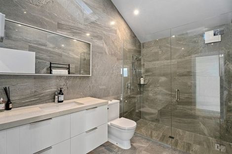 Photo of property in 168a Beacon Point Road, Wanaka, 9305