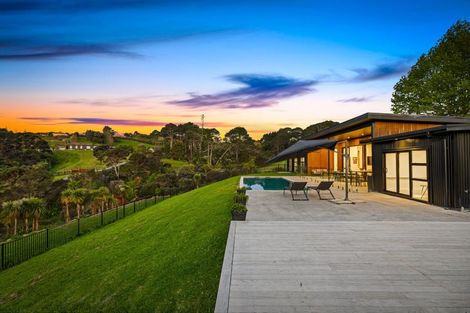 Photo of property in 33 Fernielea Drive, Riverhead, 0793