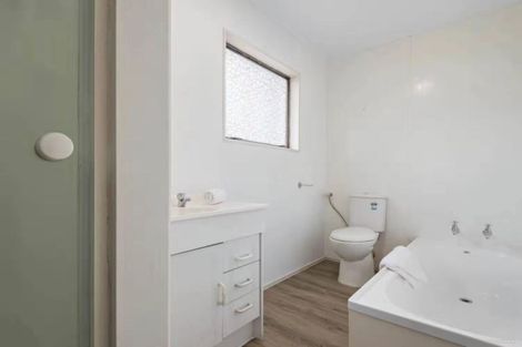 Photo of property in 95 Oreil Avenue, West Harbour, Auckland, 0618