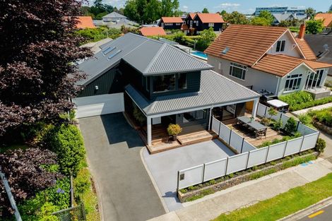 Photo of property in 253 Devonport Road, Tauranga, 3110