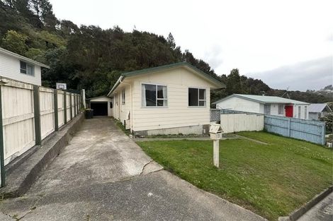 Photo of property in 21 Tiroiti Grove, Stokes Valley, Lower Hutt, 5019