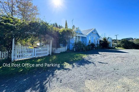 Photo of property in Saddlery Cottage, 3245 Paparoa-oakleigh Road, Paparoa, 0571