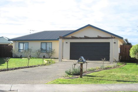 Photo of property in 32 Aldershot Place, Nawton, Hamilton, 3200