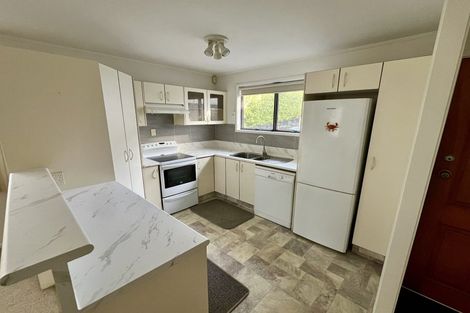 Photo of property in 27 Halberg Street, Glenfield, Auckland, 0629