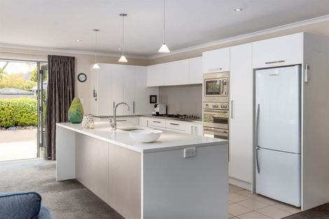 Photo of property in 10 Willowbrook Place, Fendalton, Christchurch, 8052