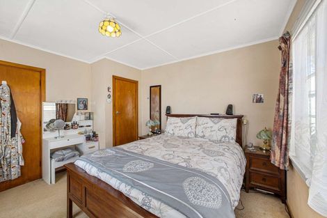 Photo of property in 24 Endeavour Street, Marfell, New Plymouth, 4310