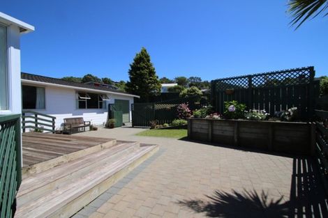 Photo of property in 3 Acacia Avenue, Maungaraki, Lower Hutt, 5010