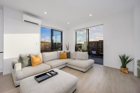 Photo of property in 82 Tarapuka Road, Westgate, Auckland, 0814