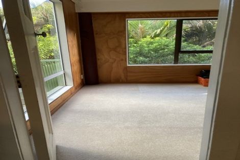 Photo of property in 89 Glenesk Road, Piha, New Lynn, 0772