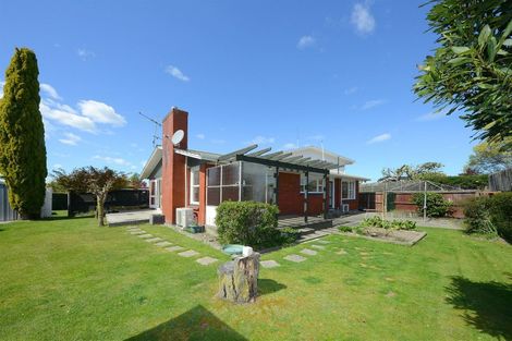 Photo of property in 25 Oakfield Street, Burnside, Christchurch, 8053