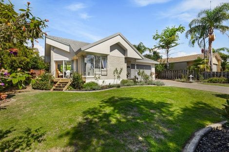 Photo of property in 24 Picasso Drive, West Harbour, Auckland, 0618