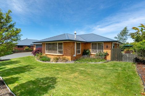 Photo of property in 2 Sunninghurst Drive, Fairfield, Dunedin, 9018