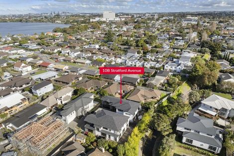 Photo of property in 10b Stratford Avenue, Milford, Auckland, 0620