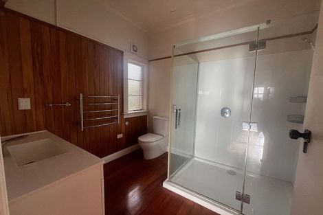 Photo of property in 7 Otahuri Crescent, Greenlane, Auckland, 1051