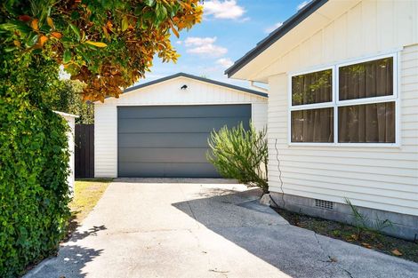 Photo of property in 26 Bodi Place, Te Atatu South, Auckland, 0610