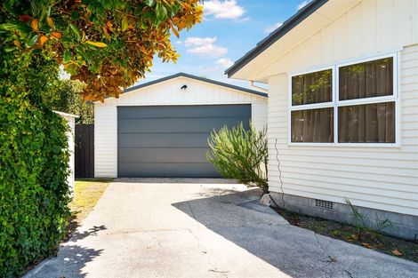 Photo of property in 26 Bodi Place, Te Atatu South, Auckland, 0610