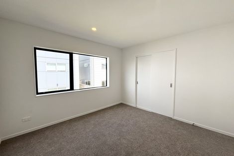Photo of property in 4/9 Flanshaw Road, Te Atatu South, Auckland, 0610