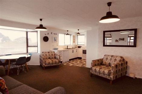 Photo of property in 1/506 Devon Street East, Strandon, New Plymouth, 4312