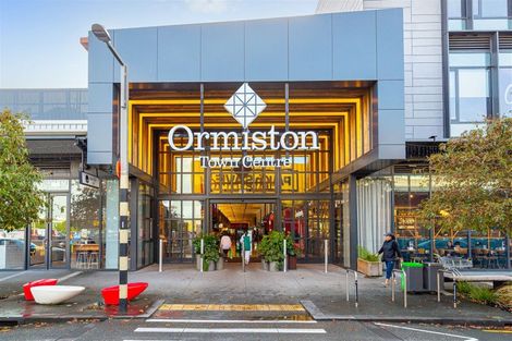 Photo of property in 16 Frank Bunce Grove, Flat Bush, Auckland, 2019