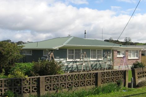 Photo of property in 25 Whaka Street, Maungaturoto, 0520