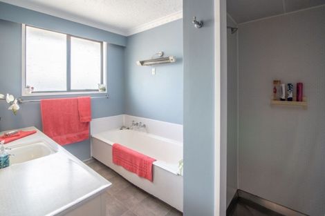 Photo of property in 10 Ruddenklau Lane, Bishopdale, Christchurch, 8053