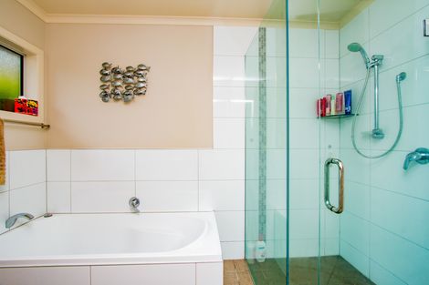 Photo of property in 854 Whangaparaoa Road, Manly, Whangaparaoa, 0930