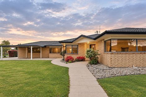 Photo of property in 1 Roderick Place, Rototuna, Hamilton, 3210
