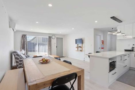 Photo of property in 4035c Great North Road, Glen Eden, Auckland, 0602