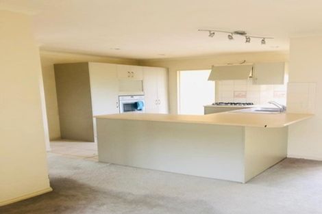 Photo of property in 37 Robin Brooke Drive, Flat Bush, Auckland, 2019