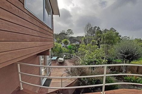 Photo of property in 14 La Roche Place, Northcote, Auckland, 0627