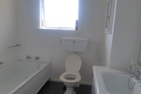 Photo of property in 2/2 Farnham Place, Ilam, Christchurch, 8041