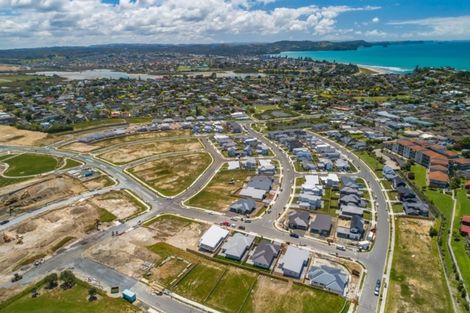 Photo of property in 41 Couldrey Crescent, Red Beach, 0932