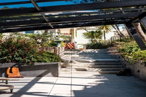 Photo of property in 32 Talavera Terrace, Kelburn, Wellington, 6012