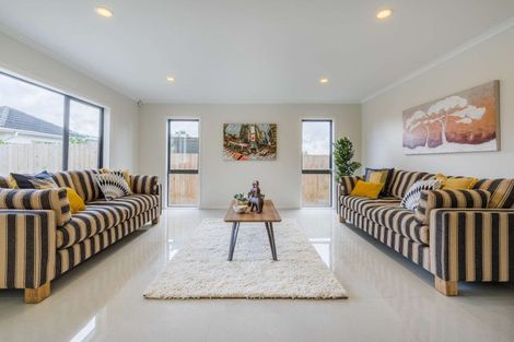 Photo of property in 9a Netherlands Avenue, Kelston, Auckland, 0602