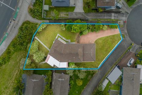 Photo of property in 22 Landsdale Place, Massey, Auckland, 0614