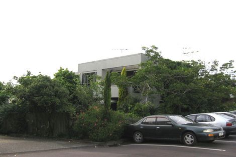 Photo of property in 8b Arotau Place, Grafton, Auckland, 1023