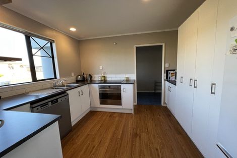 Photo of property in 33 Logan Way, Kelvin Grove, Palmerston North, 4414