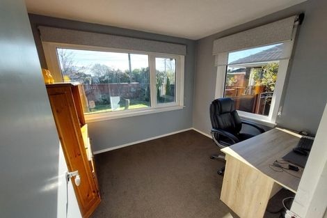 Photo of property in 27 Beatrice Place, Avonhead, Christchurch, 8042