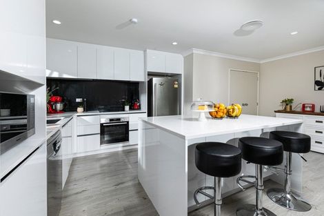 Photo of property in 24b Schnapper Rock Road, Schnapper Rock, Auckland, 0632