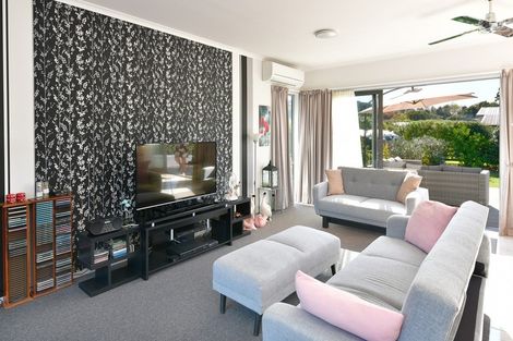 Photo of property in 962 Kahikatea Flat Road, Waitoki, Kaukapakapa, 0871