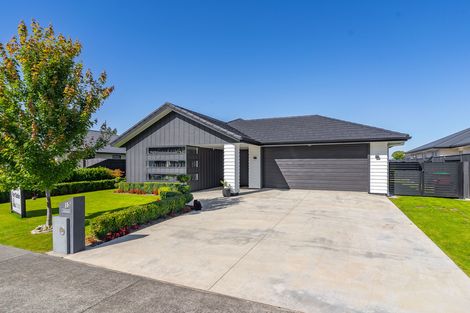 Photo of property in 15 Maple Grove, Kingston, Wellington, 6021