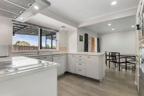 Photo of property in 2 Mirabell Place, Golflands, Auckland, 2013