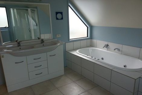 Photo of property in 10 Dunkeld Lane, Redcliffs, Christchurch, 8081