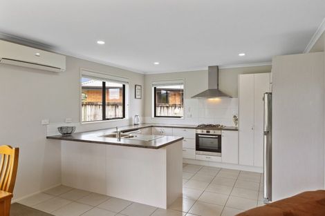 Photo of property in 16 Edward Street, Grandview Heights, Hamilton, 3200